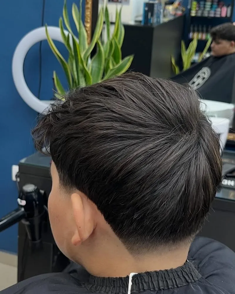 Haircut with a tapered neckline